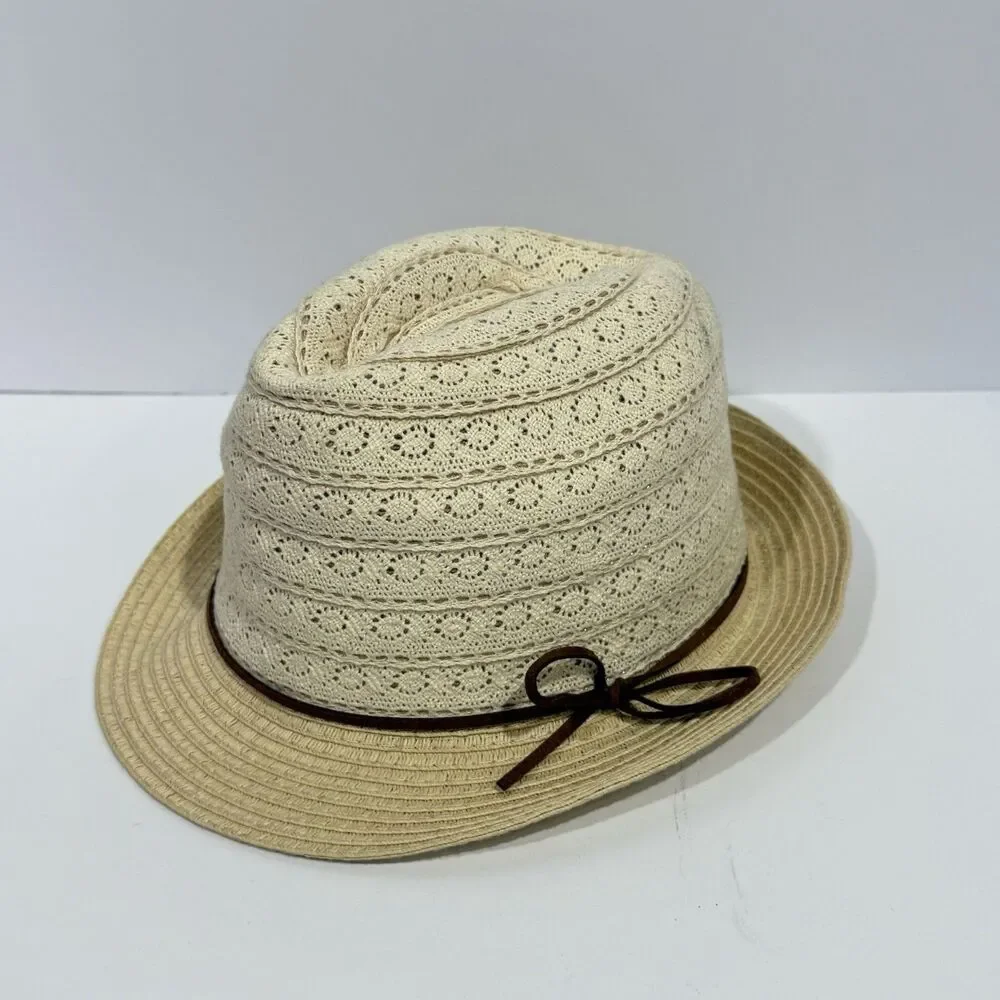 Accessorize straw paper